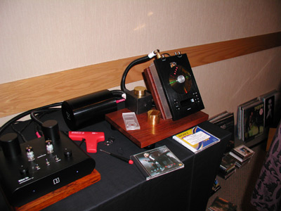 v2.jpg (41450 bytes)