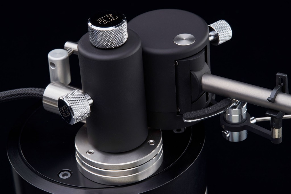 Acoustical Systems Aquilar Tonearm