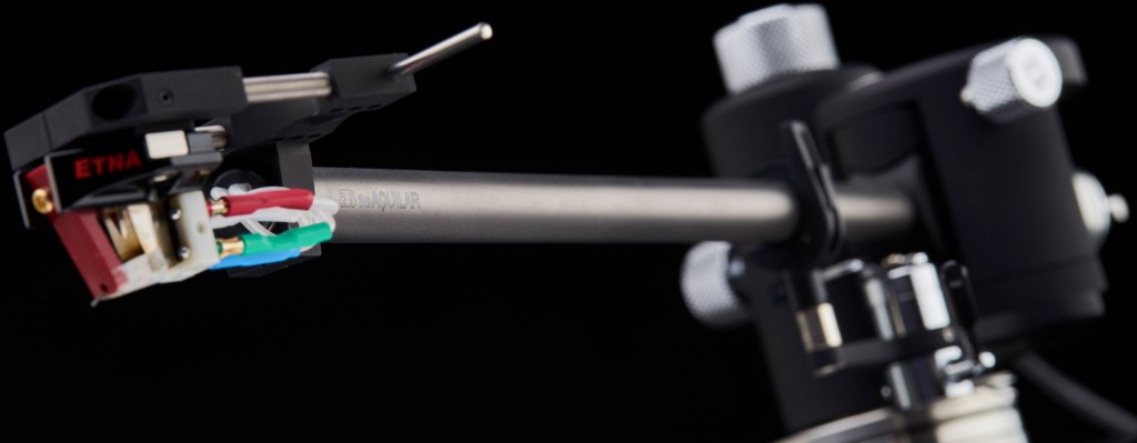 Acoustical Systems Aquilar Tonearm