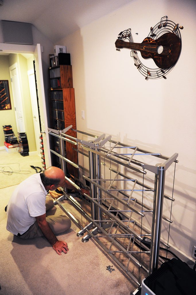 Bruce_setting_up_rack_DSC_6031