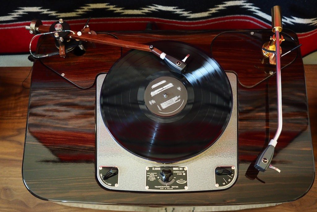 The 12.5-inch Woody SPU Tonearm on the Garrard Project 2015, top view.