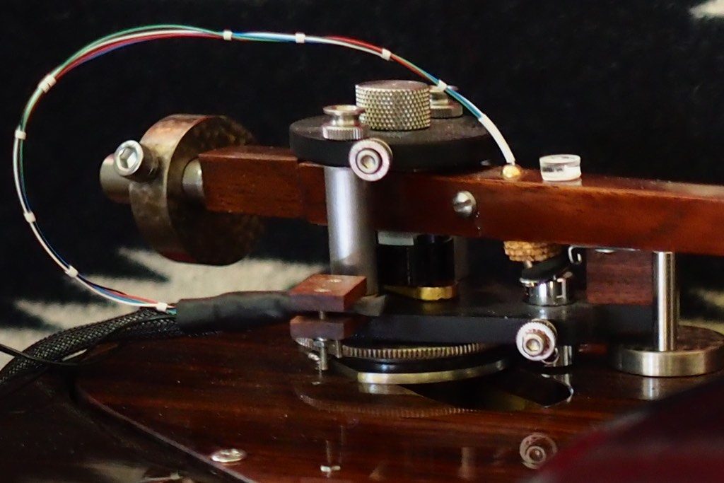 VTAF shown at the bottom of the Woody SPU Tonearm.