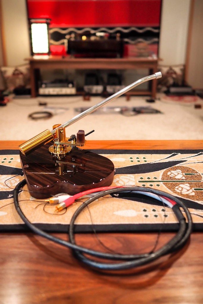Schick tonearm rewired with 'Woody wire'.